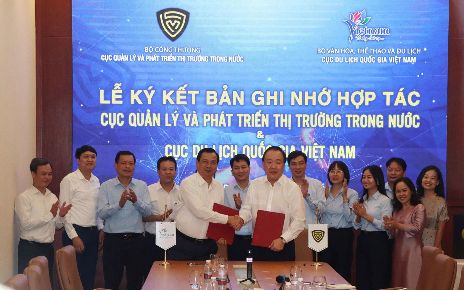 Bản ghi nhớ hướng tới phát triển các mô hình du lịch mua sắm hiện đại, mở rộng kênh tiêu thụ hàng Việt Nam, nâng cao chất lượng trải nghiệm và bảo vệ quyền lợi khách du lịch.
