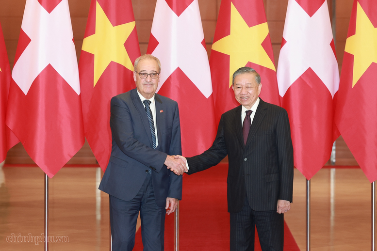Tổng Bí thư, Chủ tịch nước Tô Lâm và Tổng thống Guy Parmelin - Ảnh: chinhphu.vn/Nhật Bắc