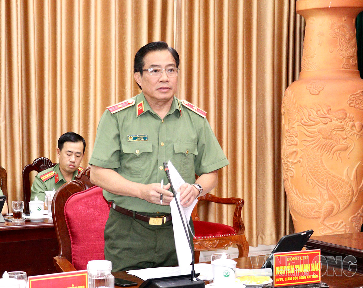 Đồng chí Nguyễn Thanh Hải- Ủy viên Ban Thường vụ Tỉnh ủy, Giám đốc Công an tỉnh phát biểu tại cuộc họp.