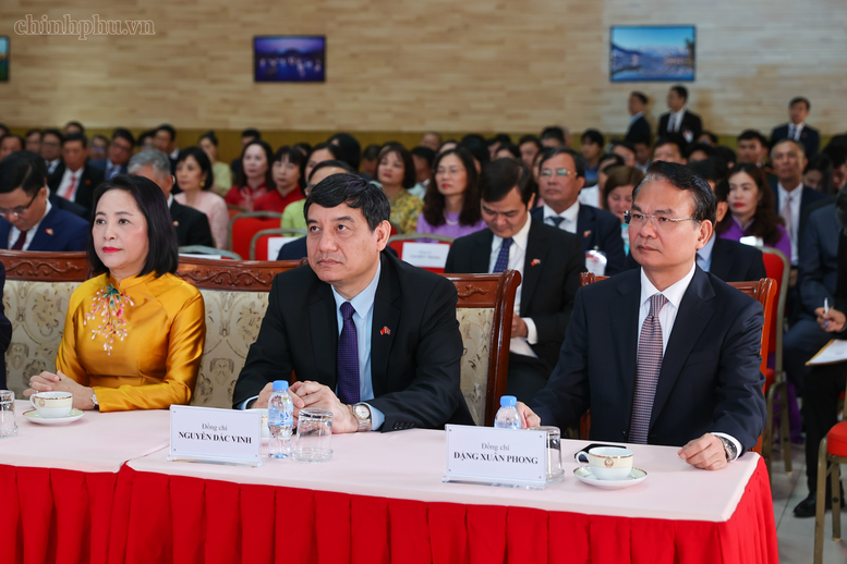 Các đại biểu tham dự cuộc gặp - Ảnh: chinhphu.vn/Nhật Bắc