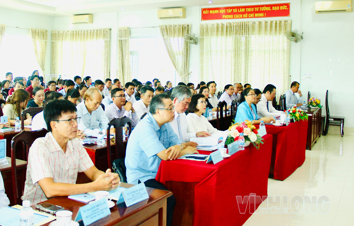Đại biểu tham dự hội thảo.
