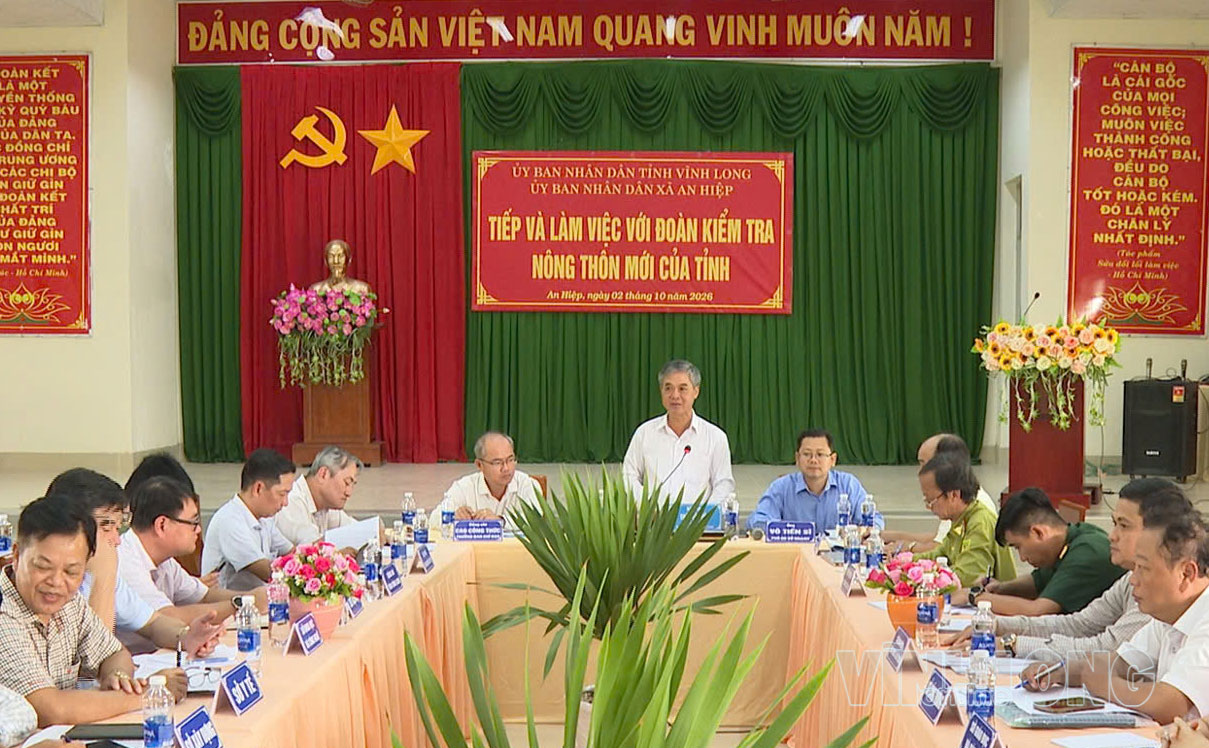 Phó Chủ tịch UBND tỉnh Châu Văn Hòa chỉ đạo tại buổi kiểm tra

