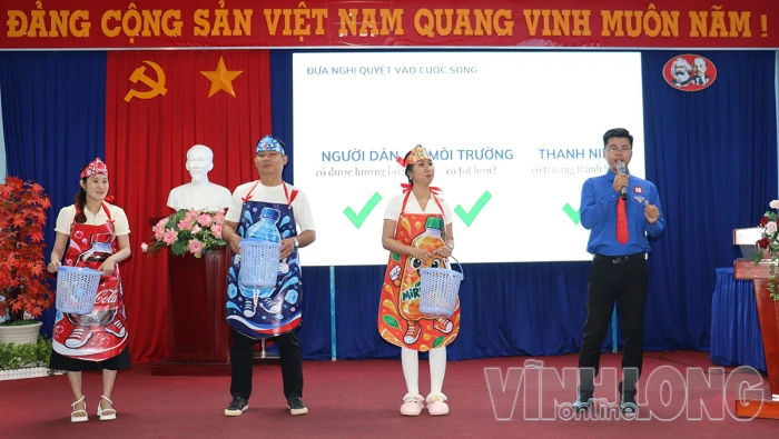 10 thí sinh tranh tài trong phần thi “Bí thư đoàn cơ sở bản lĩnh”