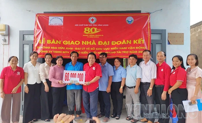 Hàm Giang, Thạnh Phước bàn giao nhà Đại đoàn kết cho hộ khó khăn nhà ở