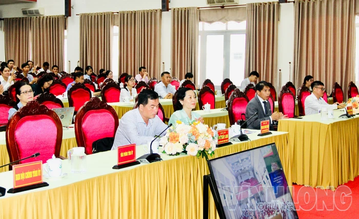 Giới thiệu giải pháp chuyển đổi số, ứng dụng trí tuệ nhân tạo cho cán bộ, công chức, viên chức