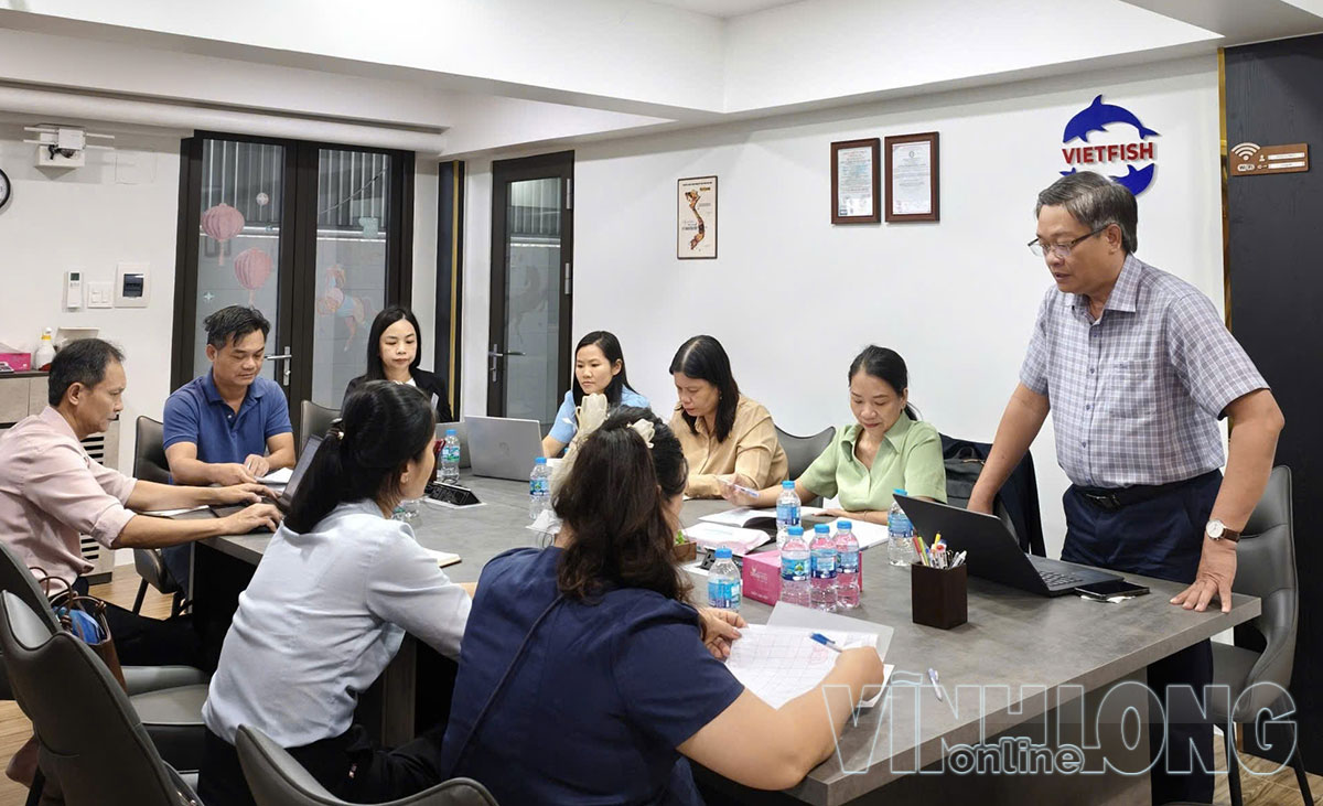 Sở Công Thương khảo sát tình hình sản xuất tại Công ty TNHH Thương mại Cá Việt (xã Thạnh Phước).
