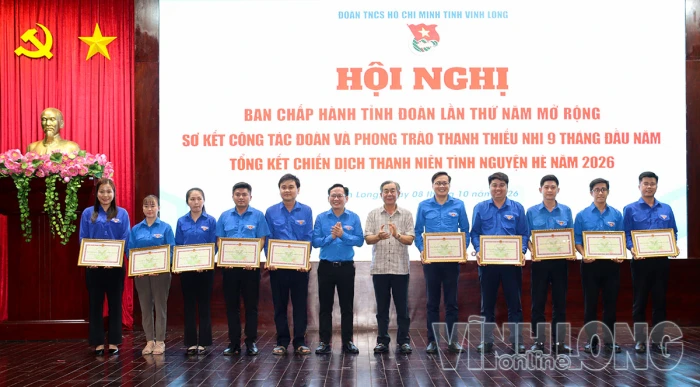 Khen thưởng 87 tập thể, cá nhân có thành tích xuất sắc trong Chiến dịch Thanh niên tình nguyện hè