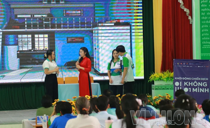 Tuyên truyền chiến dịch “Không Một Mình 2026” tại Trường CĐ Vĩnh Long