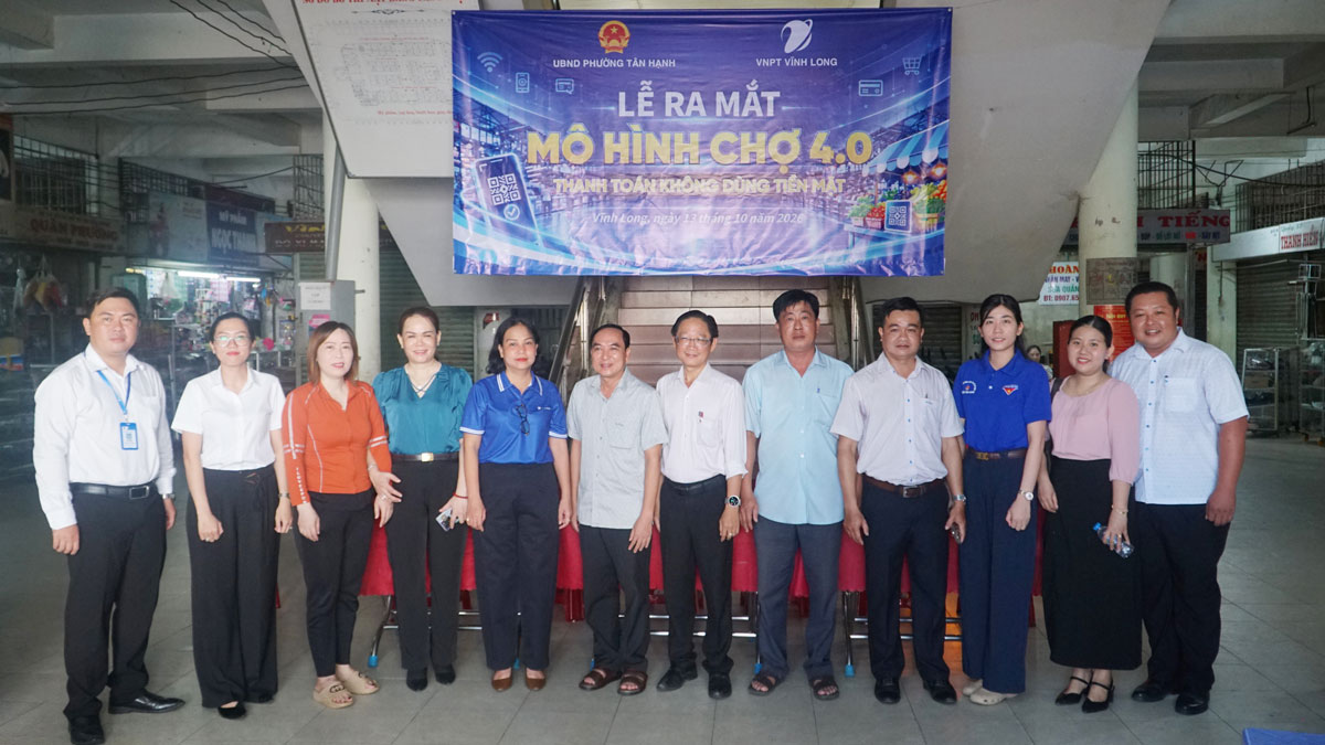  VNPT Vĩnh Long phối hợp cùng UBND phường Tân Hạnh tổ chức lễ ra mắt mô hình “Chợ 4.0- thanh toán không dùng tiền mặt” tại Chợ Tân Hạnh (phường Tân Hạnh).