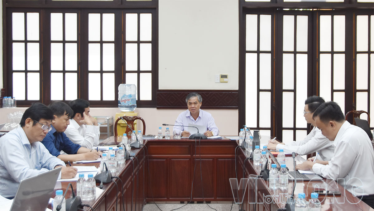 Phó Chủ tịch UBND tỉnh Châu Văn Hòa chủ trì cuộc họp nghe báo cáo tiến độ thực hiện các công trình, dự án.

