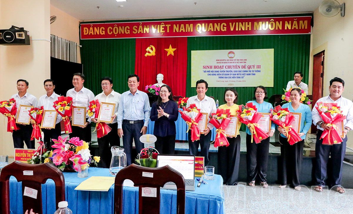 Chi bộ Cơ quan Ủy ban MTTQ Việt Nam tỉnh tuyên dương đảng viên tiêu biểu, quý III năm 2026.