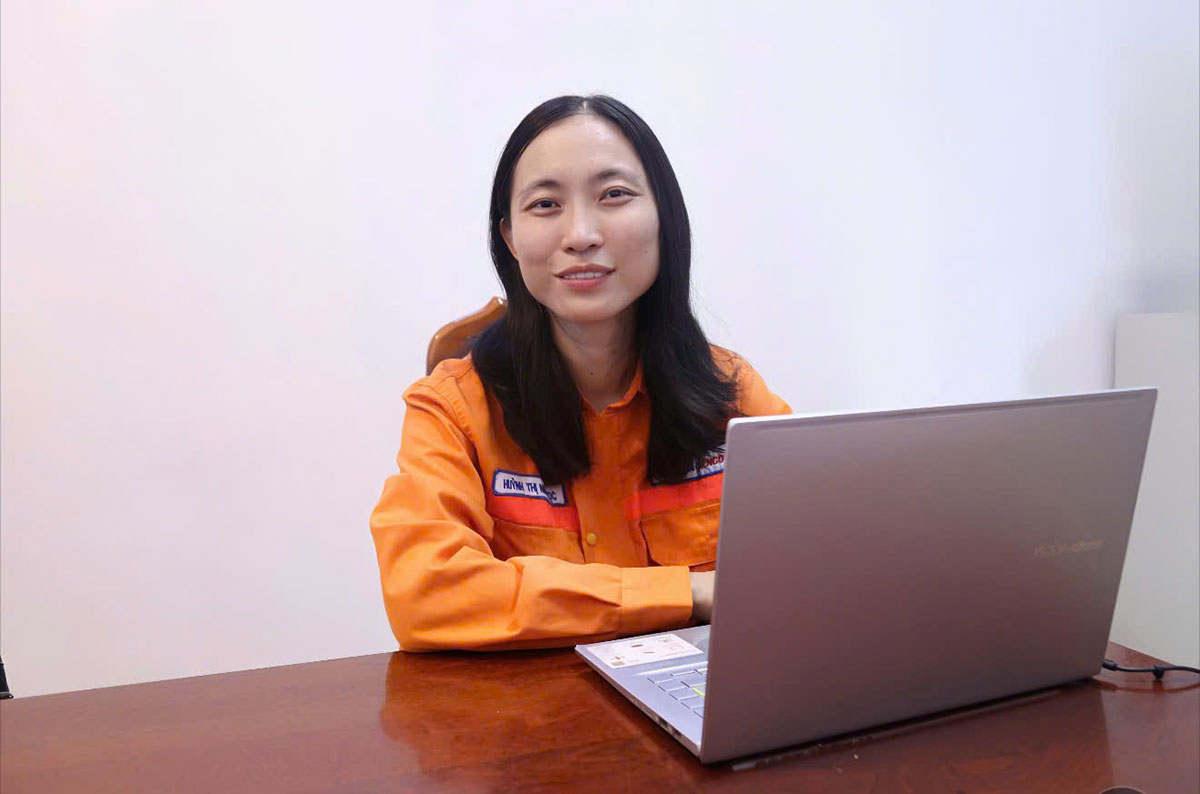 
Chị Huỳnh Thị Như Ngọc – Bí thư Chi bộ, Quản đốc Phân xưởng Hóa, Công ty Nhiệt điện Duyên Hải.