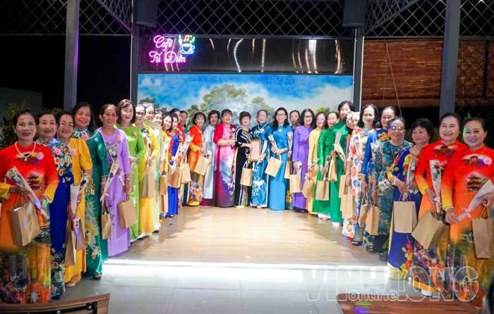 Hội Liên hiệp Phụ nữ phường Phú Khương giao lưu đờn ca tài tử - dân vũ
