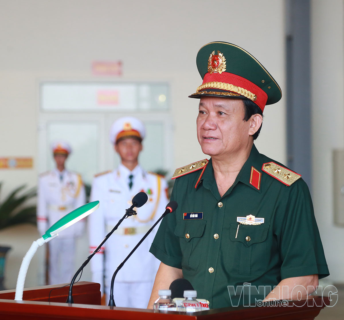 Trung tướng Hồ Văn Thái – Chính ủy Quân khu 9 phát biểu tri ân các Anh hùng liệt sĩ.
