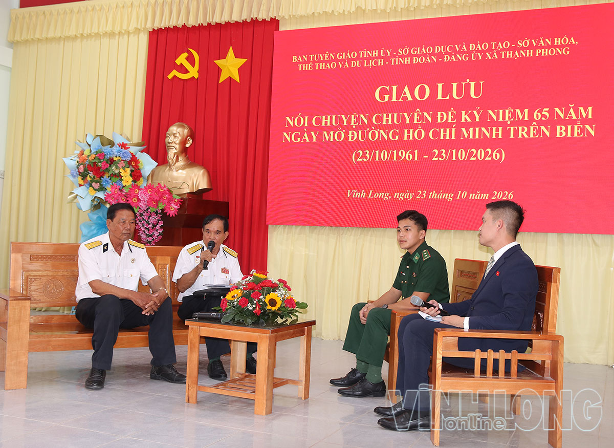 Diễn giả giao lưu, nói chuyện chuyên đề về Đường Hồ Chí Minh trên biển và Đoàn tàu không số.
