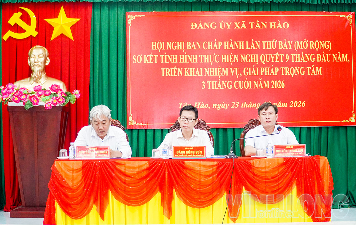 Thường trực Đảng ủy xã Tân Hào chủ trì hội nghị
