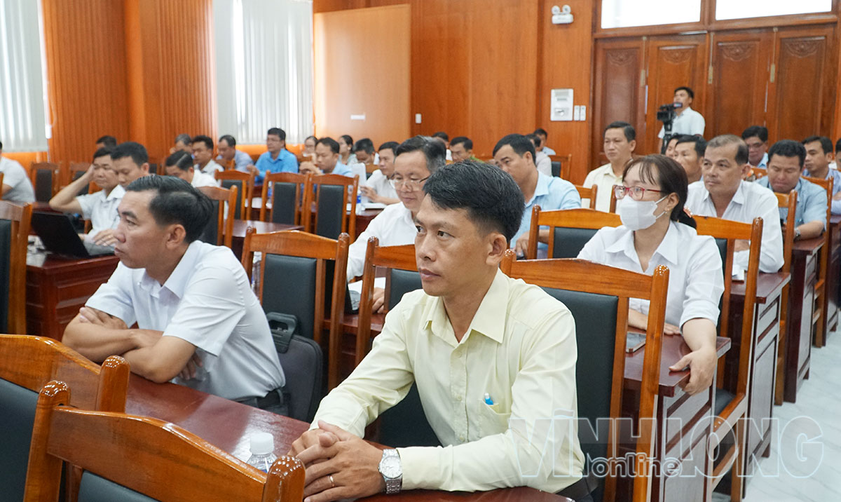Các đại biểu tham dự hội nghị.