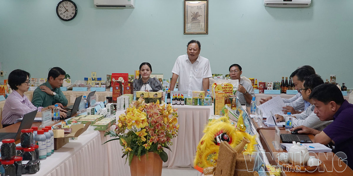 Quang cảnh buổi làm việc.