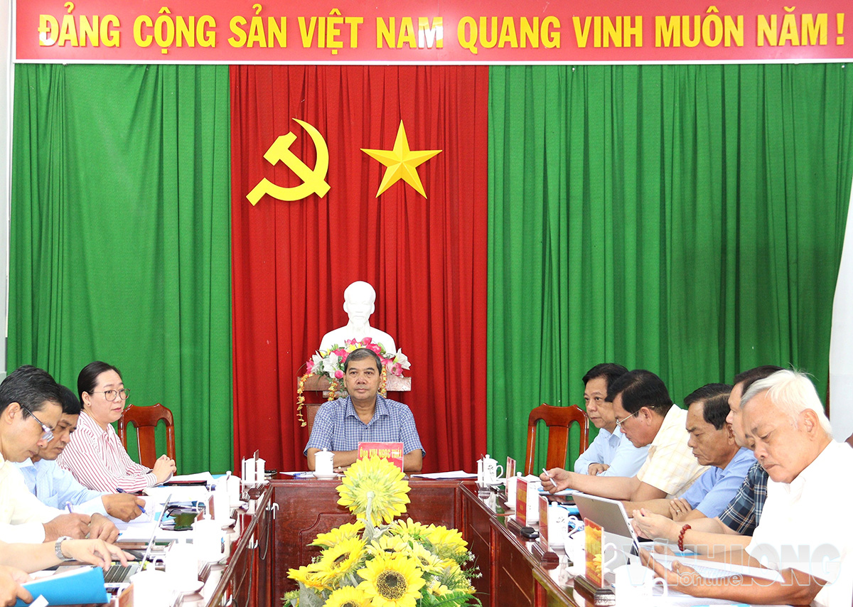 Đồng chí Kim Ngọc Thái - Phó Bí thư Tỉnh ủy, Chủ tịch Ủy ban MTTQ Việt Nam tỉnh chủ trì cuộc họp Ban Thường trực Ủy ban MTTQ Việt Nam tỉnh.

