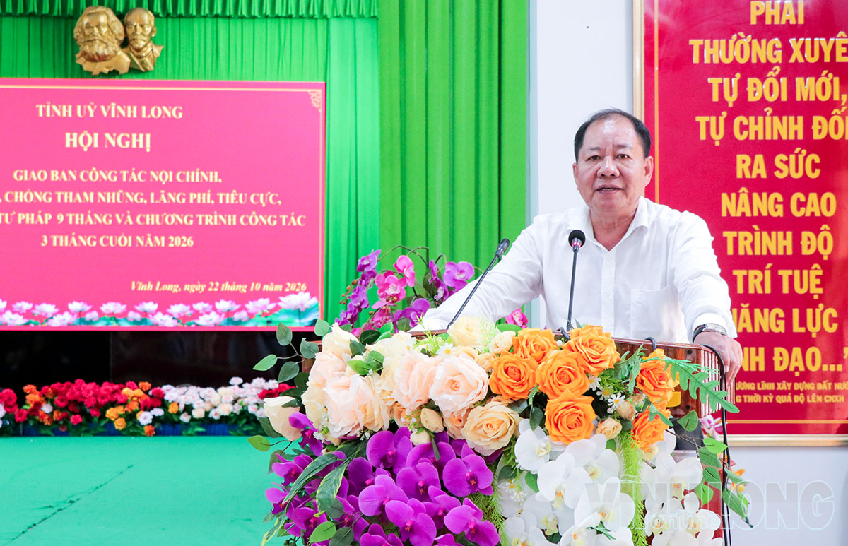 Đồng chí Lê Thanh Vân - Ủy viên Ban Thường vụ Tỉnh ủy, Trưởng Ban Nội chính Tỉnh ủy phát biểu kết luận hội nghị.

