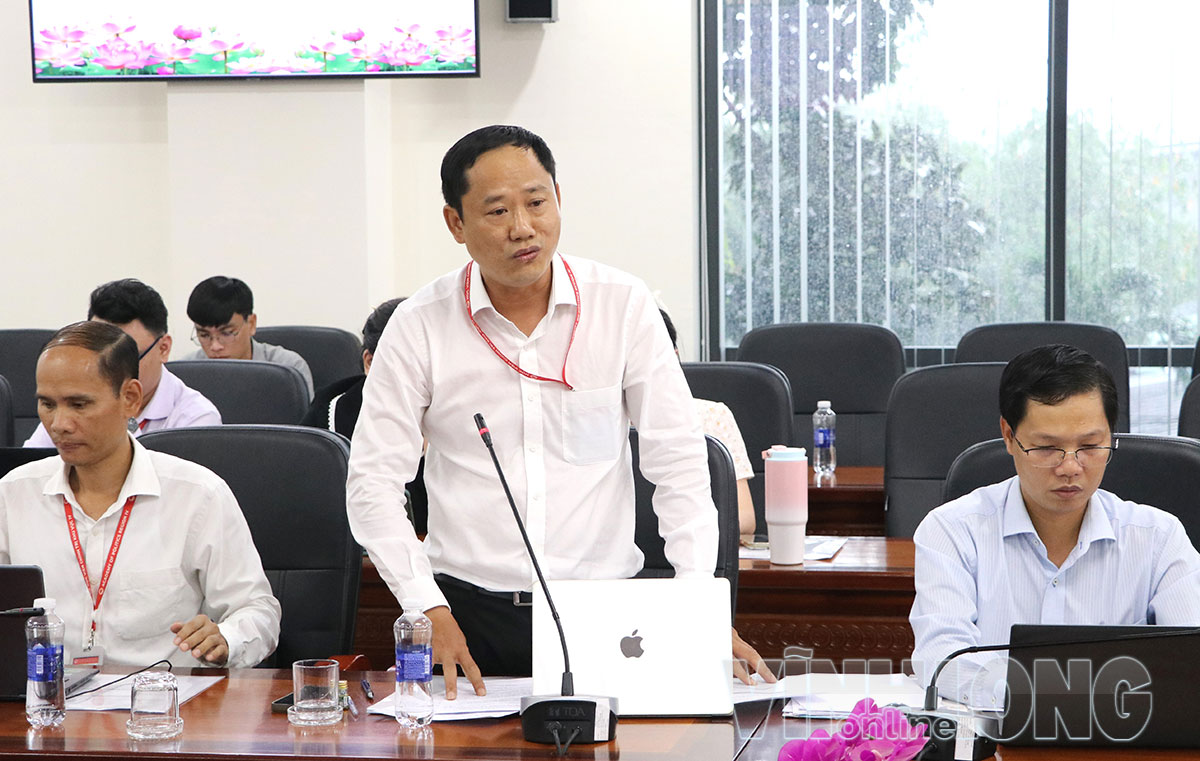 Đại biểu phát biểu thảo luận tại hội thảo.