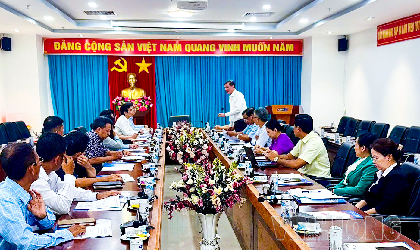 Quang cảnh buổi làm việc.