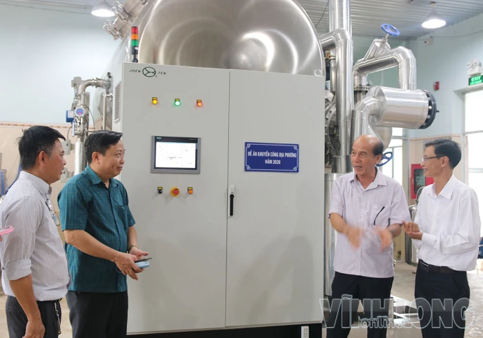 Nghiệm thu hỗ trợ doanh nghiệp ứng dụng công nghệ tiên tiến sản xuất mật hoa dừa