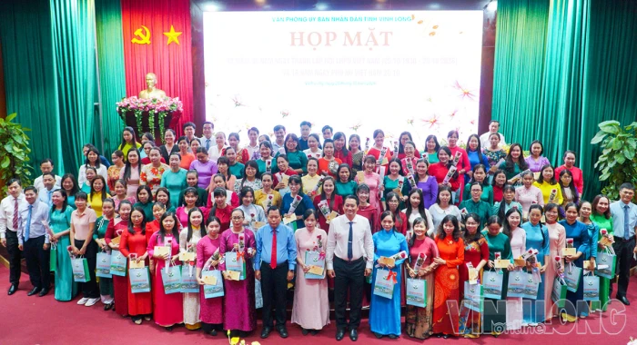 Văn phòng UBND tỉnh họp mặt kỷ niệm Ngày Phụ nữ Việt Nam 20/10
