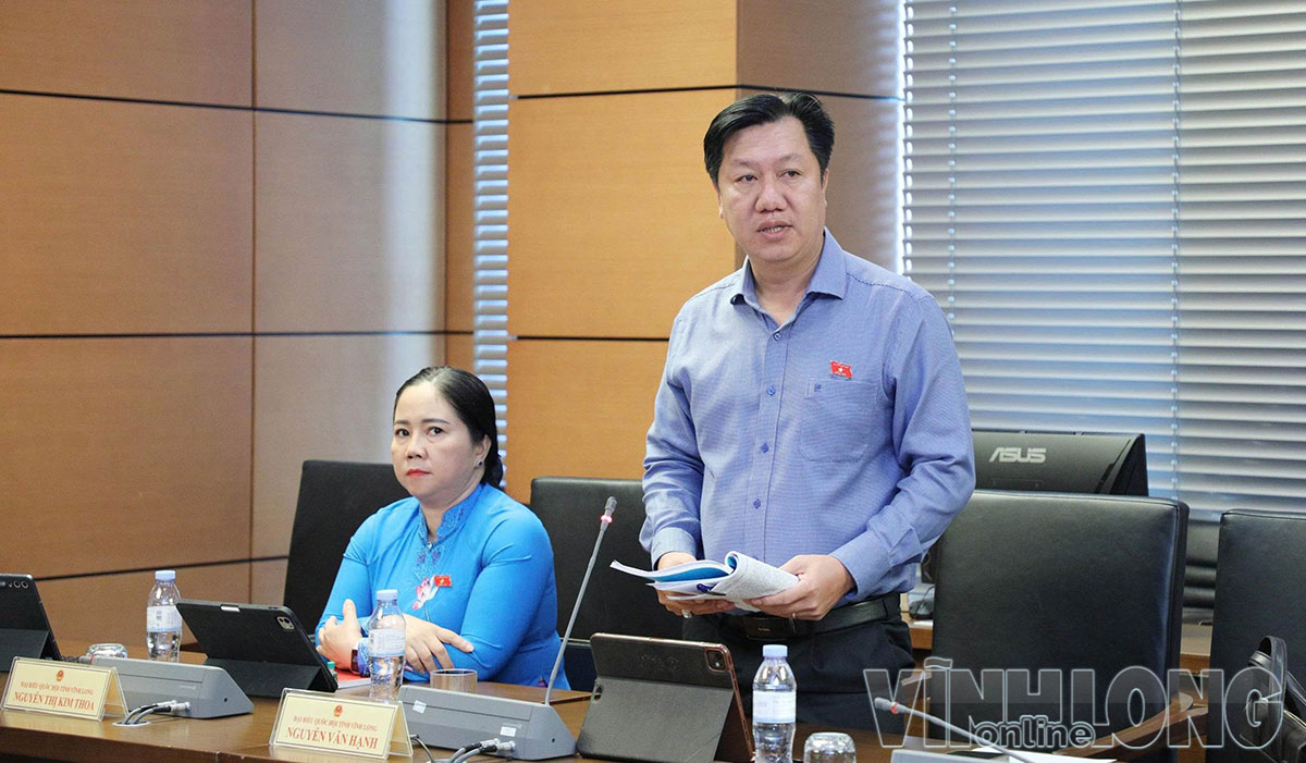 
Đại tá Nguyễn Văn Hạnh, Phó Giám đốc Công an tỉnh Vĩnh Long phát biểu tại Tổ  chiều ngày 20/10/2026.