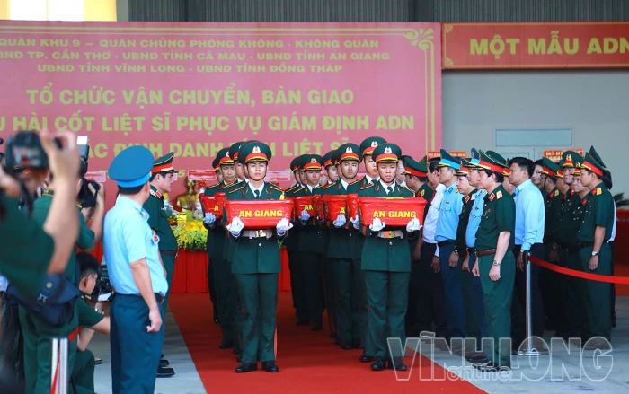 Quân khu 9 phối hợp vận chuyển, bàn giao 15.401 mẫu hài cốt liệt sĩ phục vụ giám định ADN