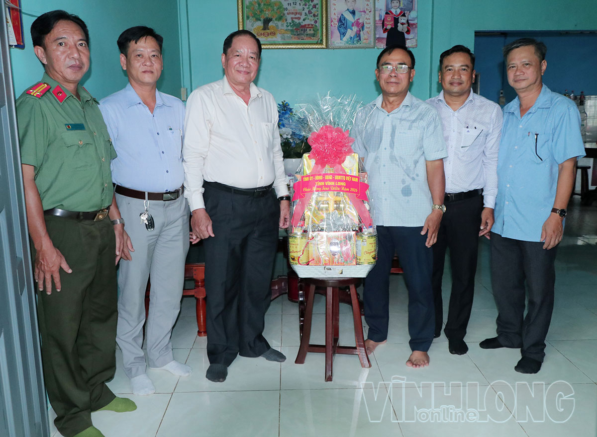 Đoàn công tác của Ban Nội chính Tỉnh ủy thăm, tặng quà	gia đình ông Kiên Quân - nguyên Tỉnh ủy viên, nguyên Phó Chủ tịch HĐND tỉnh Trà Vinh.
