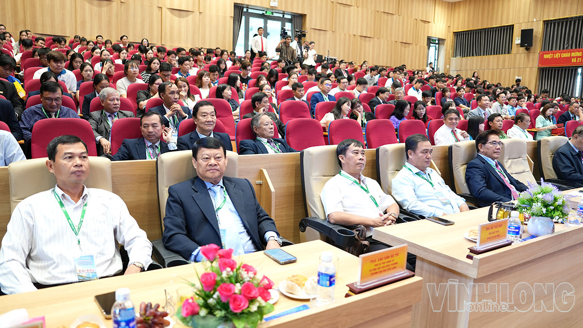 Các đại biểu tham dự Hội thảo.