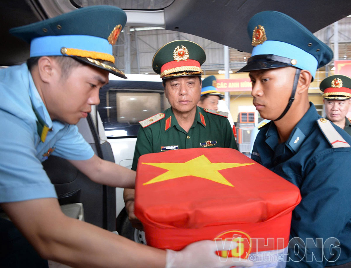 Các mẫu hài cốt liệt sĩ được đưa đến Viện Pháp y Quân đội (Bộ Quốc phòng), Viện Khoa học hình sự (Bộ Công an) và Viện Hàn lâm Khoa học và Công nghệ Việt Nam để giám định ADN xác định chính xác danh tính.