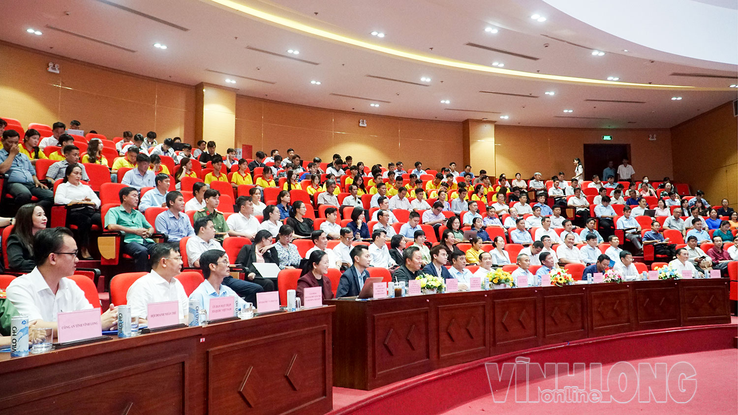 Đại biểu tham dự tại hội thảo.