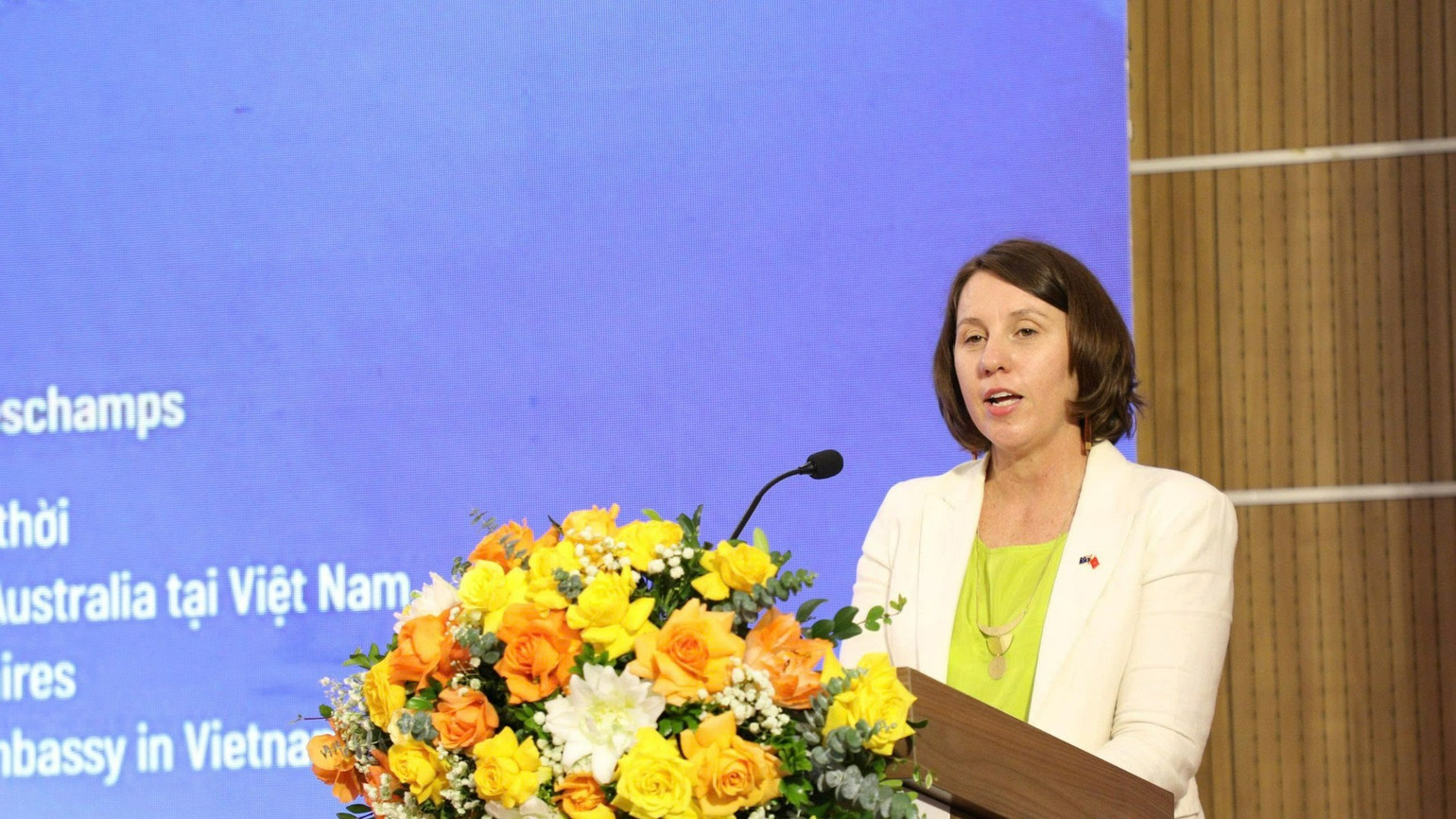 Bà Renee Deschamps, Đại biện lâm thời Đại sứ quán Australia tại Việt Nam phát biểu tại Diễn đàn. (Ảnh: BÍCH LIÊN)
