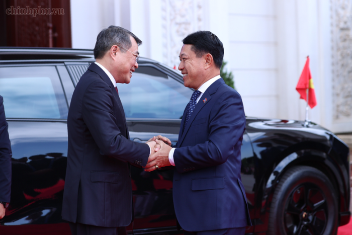 Thủ tướng Lào Saleumxay Kommasith chủ trì lễ đón chính thức Thủ tướng Lê Minh Hưng