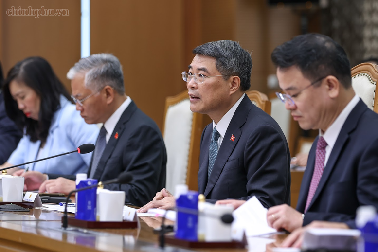 Thủ tướng đề nghị hai Bên phối hợp triển khai thực chất khuôn khổ Đối tác chiến lược về tài chính xanh năm 2023, Bản ghi nhớ hợp tác giữa hai Bộ Tài chính vừa ký - Ảnh: chinhphu.vn/Nhật Bắc

