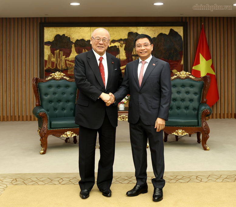Phó Thủ tướng Nguyễn Văn Thắng tiếp ông Takebe Tsutomu, Cố vấn đặc biệt Liên minh Nghị sĩ hữu nghị Nhật Bản-Việt Nam - Ảnh chinhphu.vn/Đức Tuân

