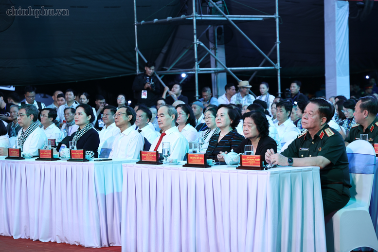 Các đại biểu tham dự chương trình nghệ thuật “Khúc tri ân” - Ảnh: chinhphu.vn/Thu Giang

