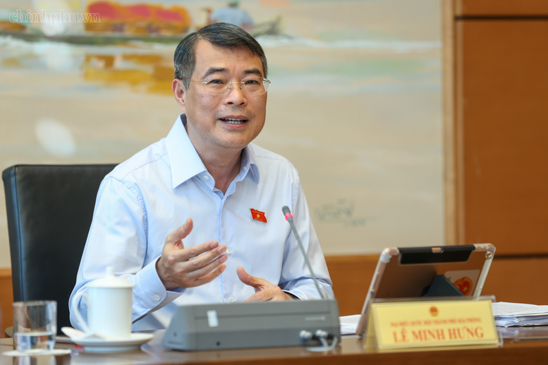 Theo Thủ tướng, tăng trưởng đến từ nhiều lĩnh vực, nhưng chỉ số quan trọng cho thấy sức khỏe nền kinh tế là số thu ngân sách - Ảnh: chinhphu.vn/Nhật Bắc

