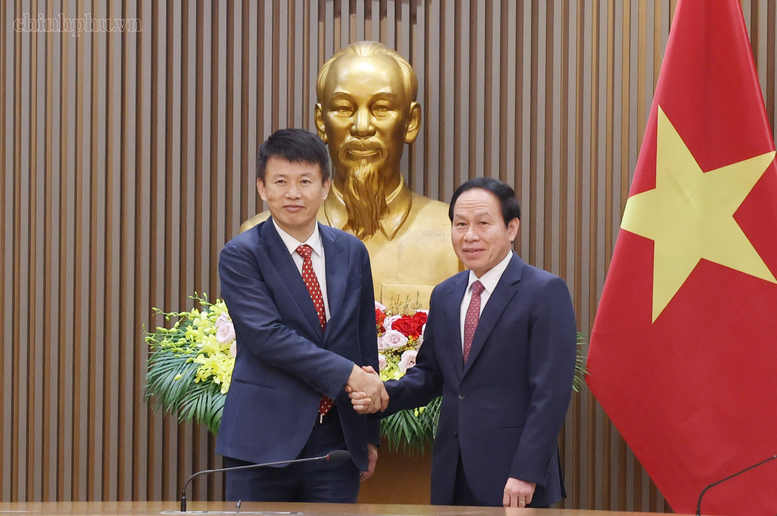 Phó Thủ tướng Lê Tiến Châu tiếp GS. Thái Hồng Tân, Hiệu trưởng Trường Kinh doanh, Đại học Hong Kong (HKU) - Ảnh: chinhphu.vn/Thu Sa

