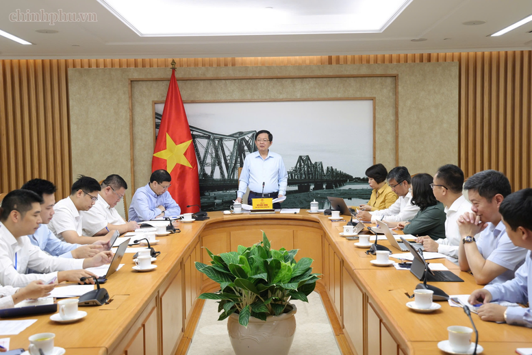 Phó Thủ tướng Hồ Quốc Dũng chủ trì cuộc họp với Bộ Khoa học và Công nghệ, Bộ Tài chính nhằm thống nhất về chỉ tiêu đo lường kinh tế số trong GDP - Ảnh: chinhphu.vn/Gia Huy