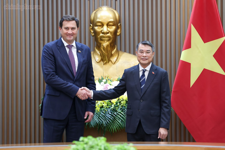 Thủ tướng Chính phủ Lê Minh Hưng tiếp Bộ trưởng Bộ Ngoại giao Cộng hòa Belarus - Ảnh: chinhphu.vn/Nhật Bắc

