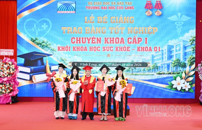 Trường ĐH Cửu Long trao bằng tốt nghiệp chuyên khoa cấp I cho 172 học viên