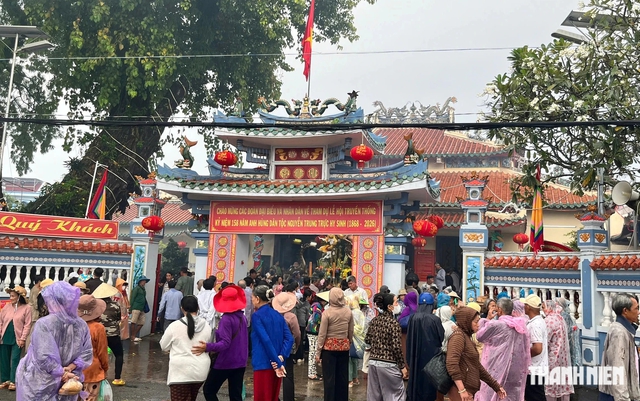 Đình Nguyễn Trung Trực luôn có rất đông khách đến thắp hương vào dịp lễ giỗ Anh hùng Nguyễn Trung Trực hằng năm.

ẢNH: TRẦN NGỌC

