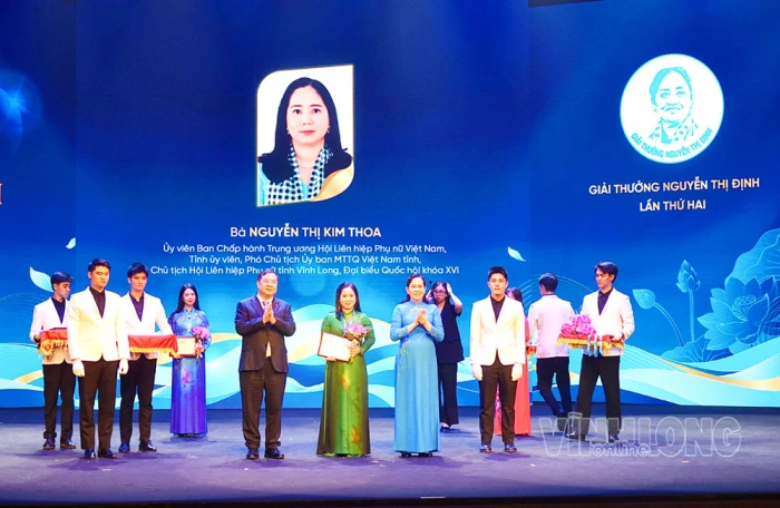 Hai cán bộ Hội Liên hiệp phụ nữ tỉnh Vĩnh Long đạt Giải thưởng Nguyễn Thị Định lần thứ hai