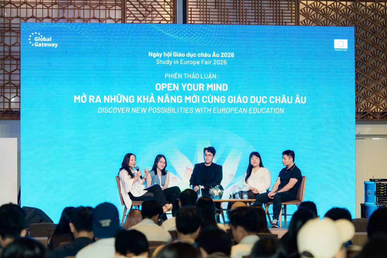 Những câu chuyện thực tế giúp người học hình dung rõ hơn về cơ hội phát triển sự nghiệp quốc tế hoặc tại Việt Nam. (Ảnh: BTC)