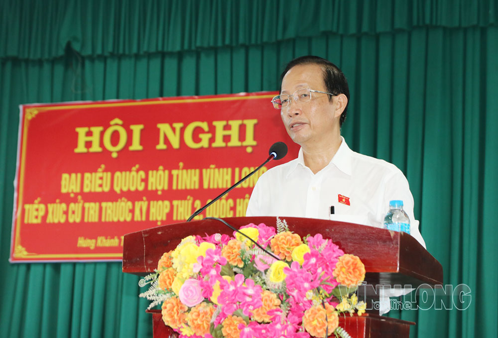 Đồng chí Nguyễn Trúc Sơn - Phó Chủ tịch UBND tỉnh đại diện Đơn vị bầu cử số 6 phát biểu tại buổi tiếp xúc cử tri tại Hưng Khánh Trung. Ảnh: THẠCH THẢO
