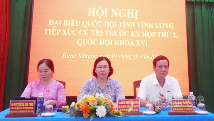 Đại biểu Quốc hội khóa XVI tiếp xúc cử tri