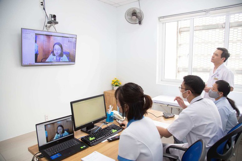Hoạt động hỗ trợ chuyên môn từ xa giữa các cơ sở khám chữa bệnh.


